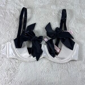 Victoria's Secret Dream Angels XS Ivory Black Satin‎ Bow Rhinestone Unlined Bra
